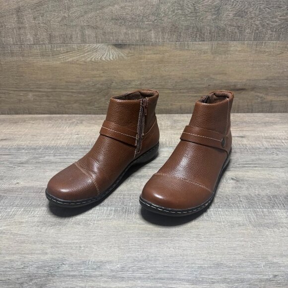 Clarks Ashland Pine Brown Leather Ankle boots Women's Size 7.5 - Picture 1 of 6